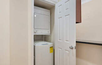 2 beds, 1 bath, $5,450, Unit 3A