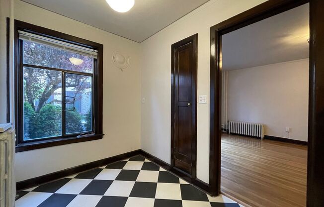 Studio, 1 bath, 330 sqft, $1,525, Unit 107