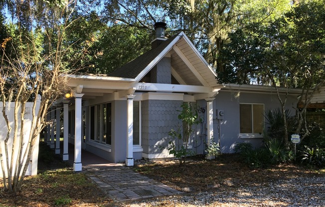 2/2 Home in College Park with lots of character