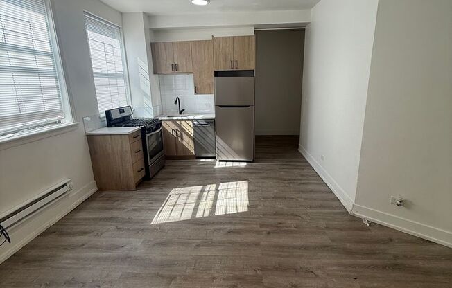 Studio, 1 bath, 500 sqft, $1,395, Unit 102