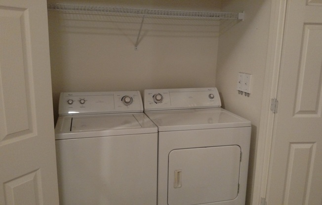 3 beds, 3 baths, $1,325