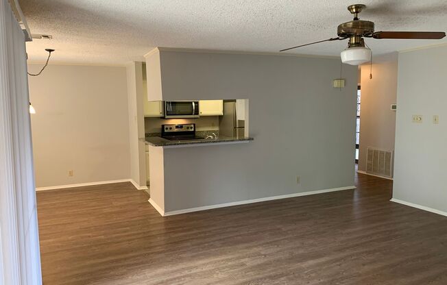2 Bedroom 2 Bath Condo near Medical Center
