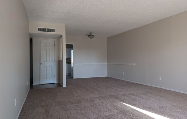 2 beds, 2 baths, $1,400