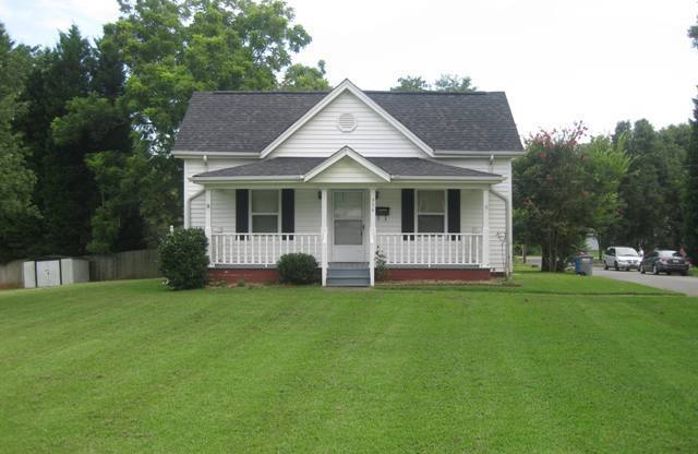 Quaint Home for Lease w/ spacious Yard