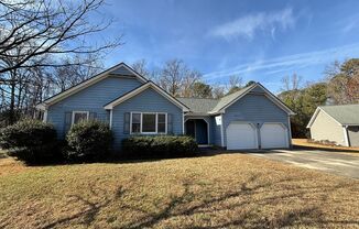 Beautiful Ranch style 3 Bed 2 Bath Home! Large Yard and 2 Car Garage!