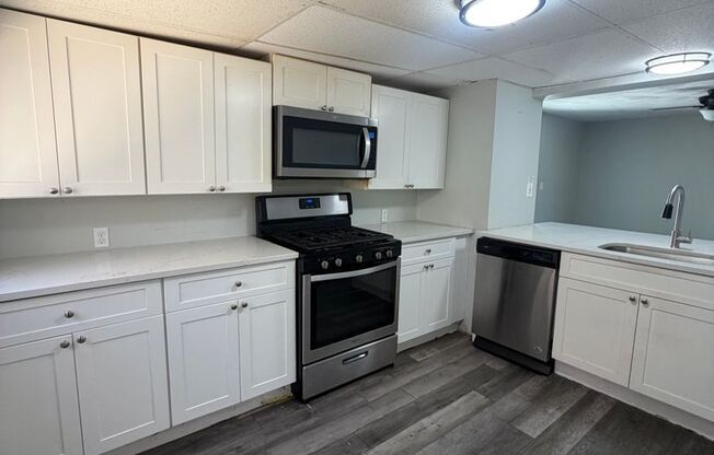 126 Leyden St 002