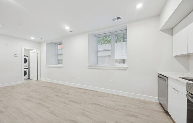 Studio, 1 bath, 435 sqft, $1,290, Unit B103