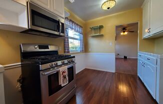 2 beds, 1 bath, $2,600