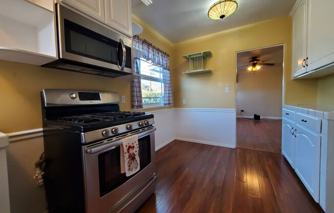 Remodeled 2-bedroom 1 bath plus Bonus Room Home in Santa Paula