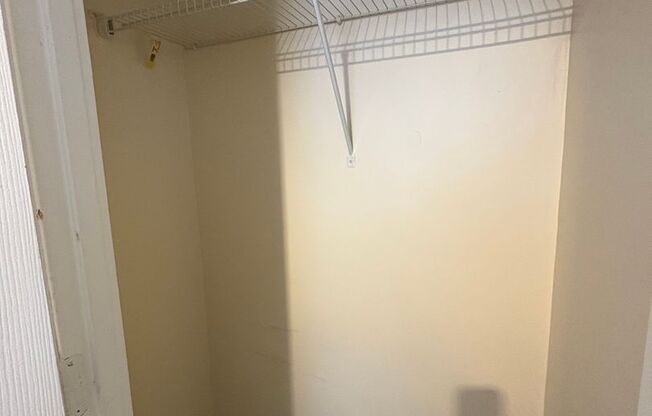 2 beds, 1 bath, $1,150, Unit 2605B