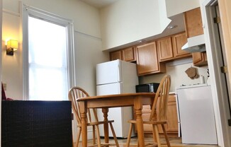 1 bed, 1 bath, $1,350, Unit Apt 1