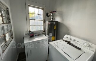 442 BELLEVILLE ST