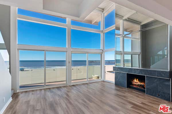1 Driftwood St