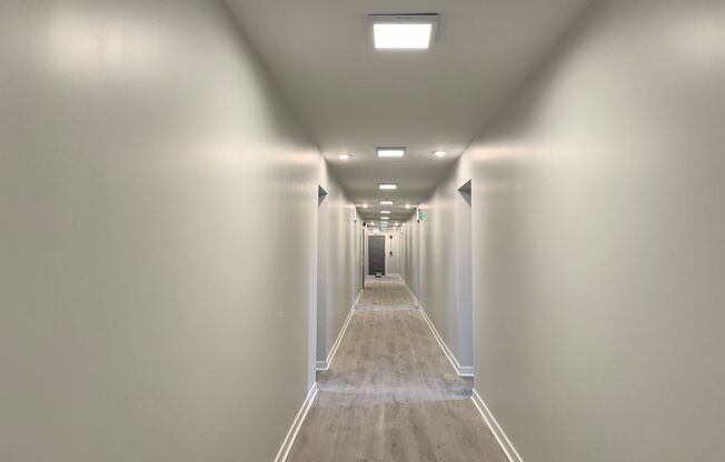 1 bed, 1 bath, $1,525, Unit B03