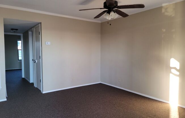 2 beds, 1 bath, 1,000 sqft, $800, Unit 106