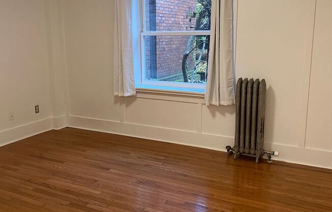 Studio, 1 bath, 450 sqft, $910, Unit 7