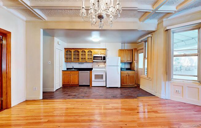 479 IRVING AVE