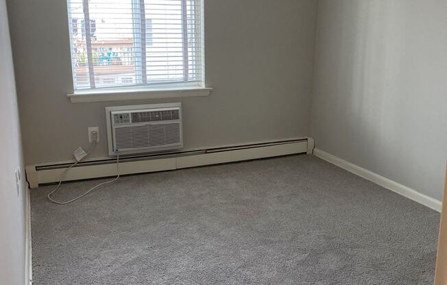 2 beds, 1 bath, 800 sqft, $1,415, Unit 267