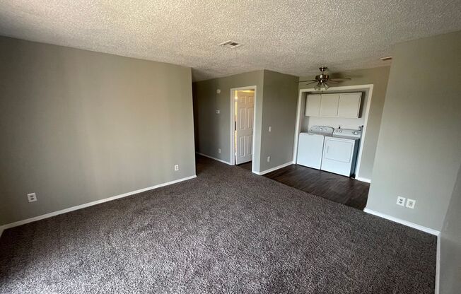 2 beds, 2 baths, 920 sqft, $985, Unit 24B