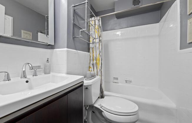 1 bed, 1 bath, $4,000, Unit 3G