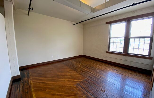 2 beds, 1.5 baths, 1,439 sqft, $1,625, Unit 700 Linden Ave Apt 302