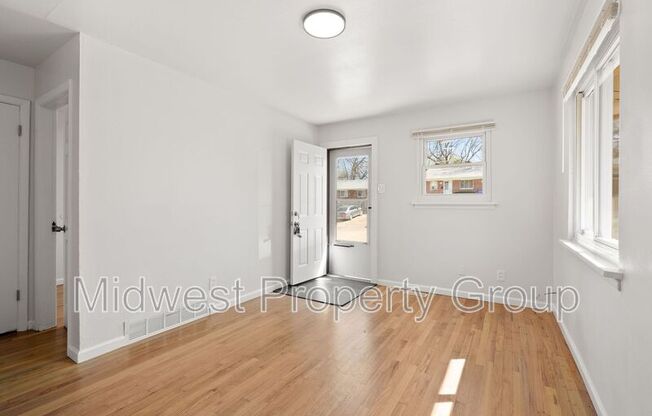 3321 W MILTON AVE