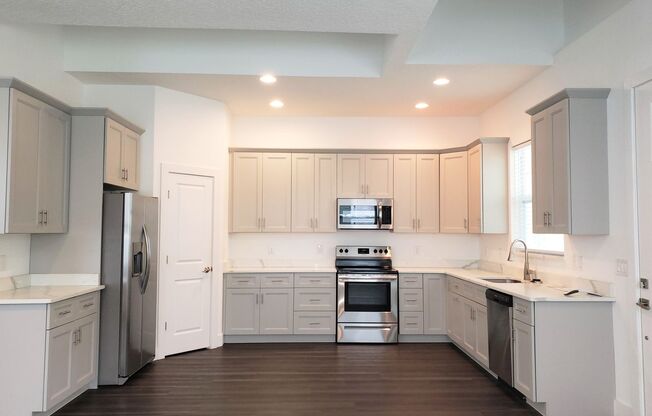 Stunning Home in College Park; Upgraded Finishes; Large Spacious Rooms; Open Concept Floor Plan