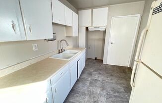 3 beds, 1 bath, $1,100