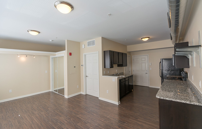 Studio, 1 bath, 473 sqft, $1,249, Unit 211