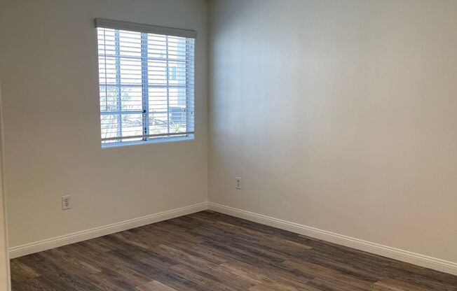 2 beds, 2 baths, 902 sqft, $1,839, Unit L3