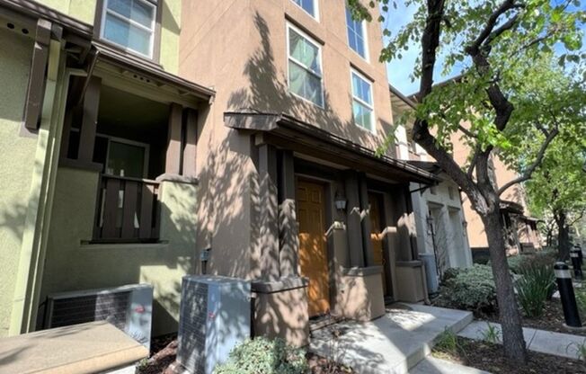 Immaculate 3 Bedroom 2.5 Bath Townhome With Lots of Sunlight and Steps From Luna Park