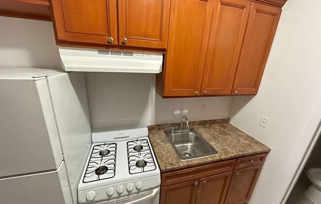 568 W 187 ST