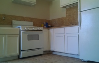 2 beds, 1 bath, $1,350, Unit Unit 3