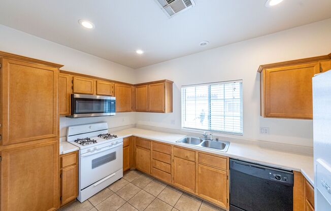 Gorgeous 2 story , 3 bedroom, 2.5 bathroom
