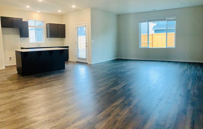 4745 Navigation Avenue NE Salem, OR 97305
