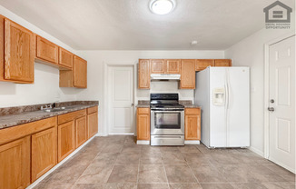 4Bed/2Bath House at McDowell Rd/32nd St! Ready for Immediate Move-In! – NO HOA!