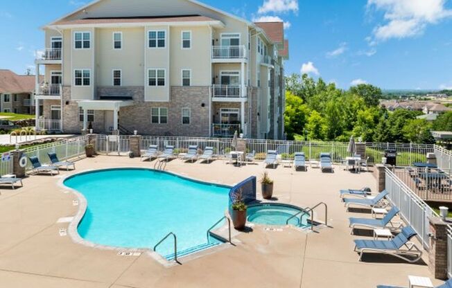 1 bed, 1 bath, 990 sqft, $1,460, Unit 33481