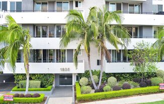 Holmby Street Luxury Investments LLC