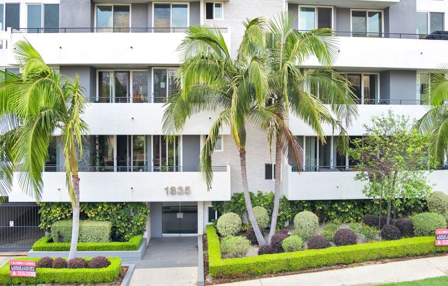 Holmby Street Luxury Investments LLC