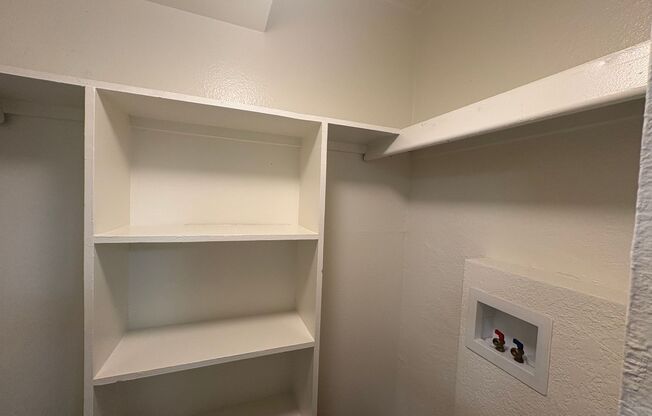 Studio, 1 bath, 370 sqft, $1,299, Unit 20