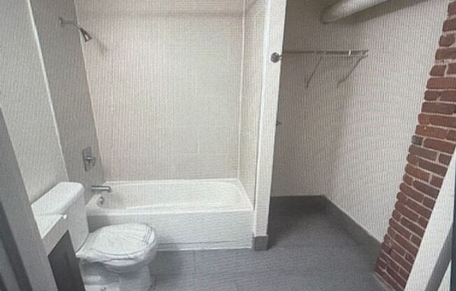 1 bed, 1 bath, 805 sqft, $1,510, Unit C-010