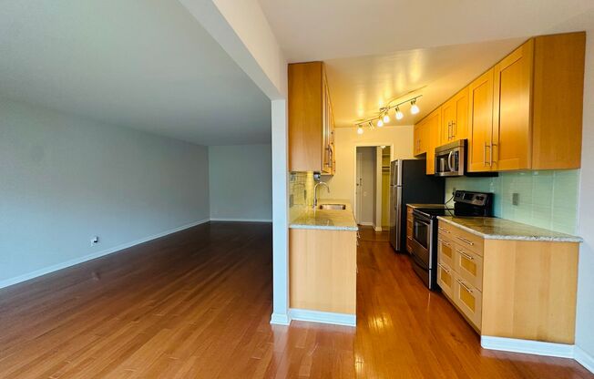 2 beds, 2 baths, $2,750, Unit #205