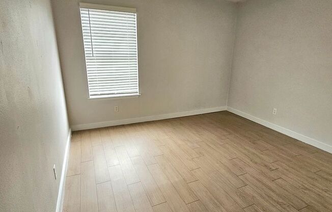 2 beds, 2 baths, 900 sqft, $1,299, Unit LAW11-201