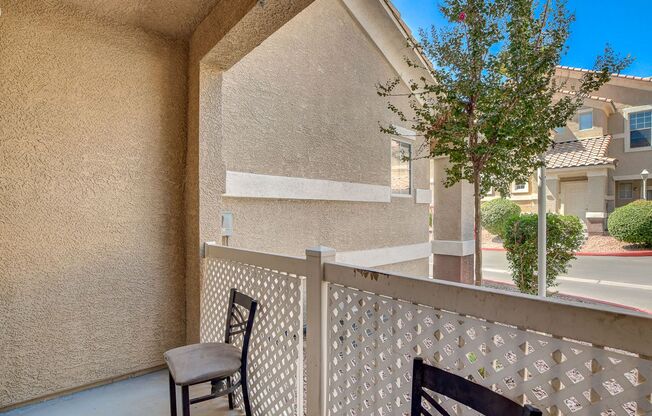 2 beds, 2 baths, $1,600