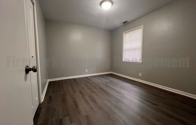 3 beds, 1.5 baths, $900, Unit 902 Preston Street - E