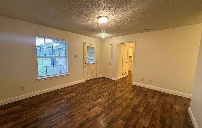 5413 - 5415 Brookhollow Drive