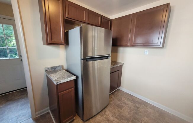 2 beds, 1 bath, $1,395