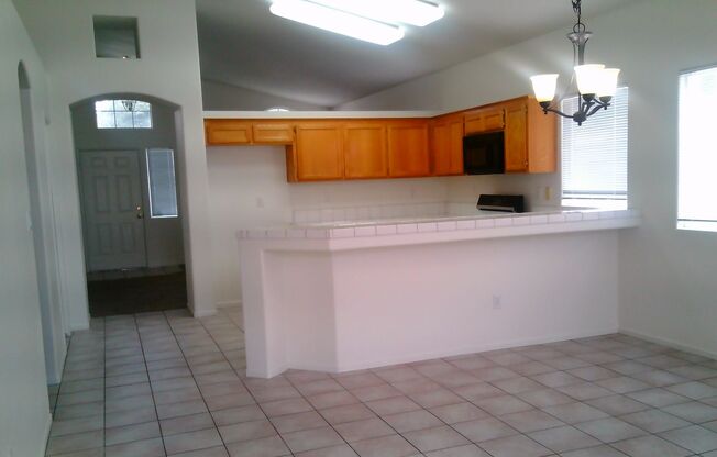 SW---WALKING DISTANCE TO SCHOOL !