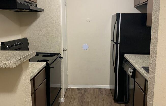 1 bed, 1 bath, 703 sqft, $875, Unit 1911