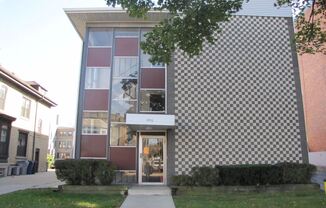 1456 N. Farwell Avenue